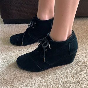 Tom’s Suede Wedges